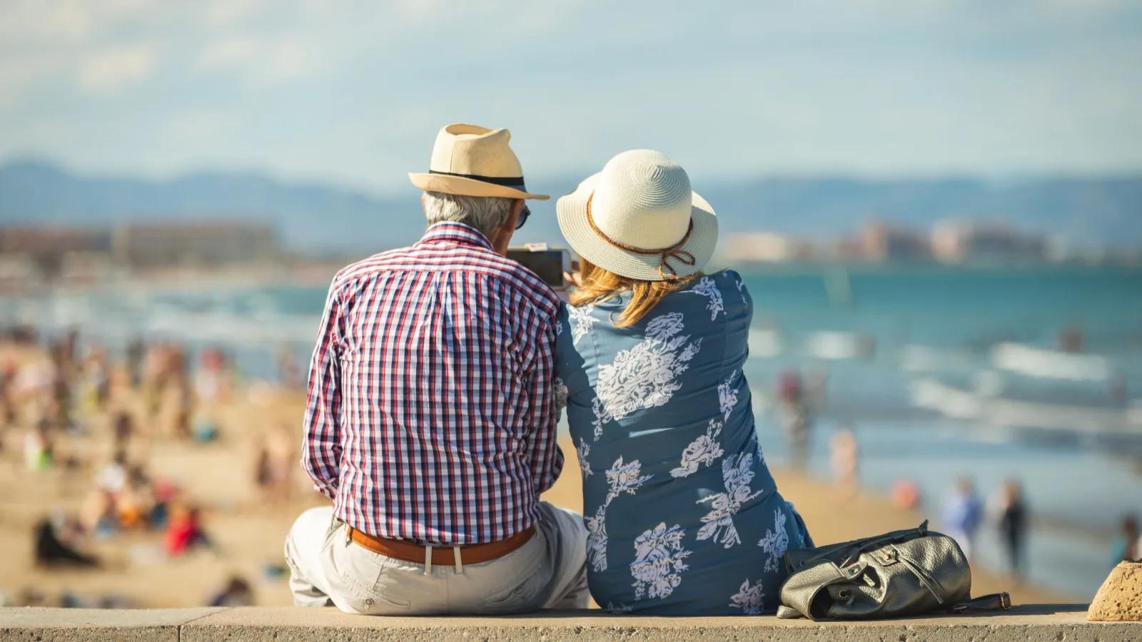 american retired couple in portugal