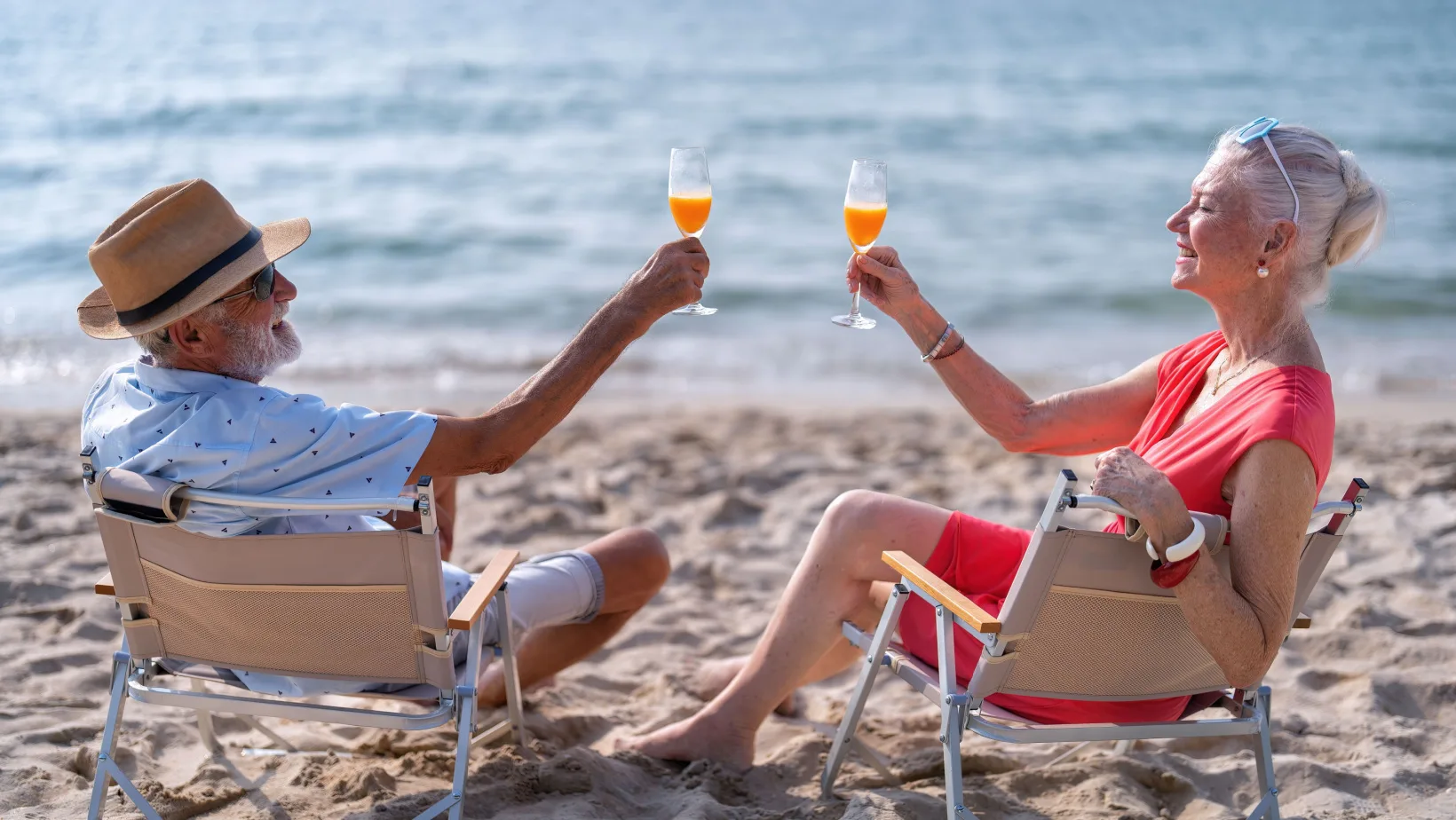 best beach towns for retirement - banner